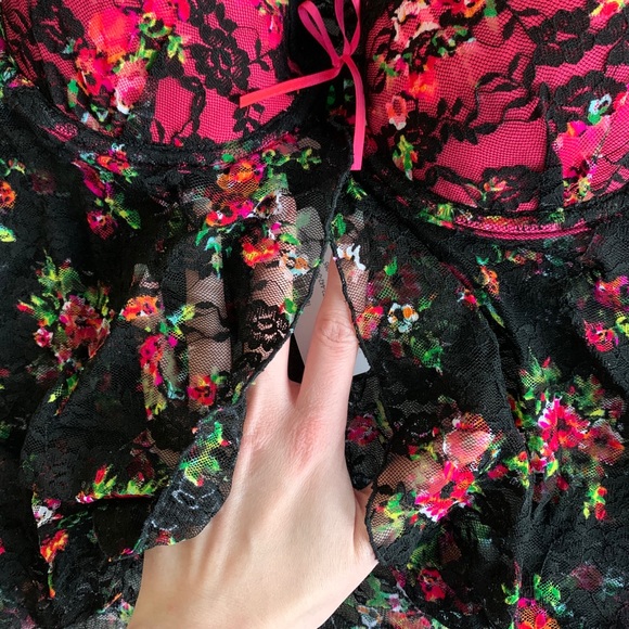 SOLD NWT ✨ 2pc LA VIE EN ROSE Lingerie Set - Picture 2 of 11